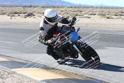 media/Dec-01-2025-Moto Forza (Mon) [[2daa91e15f]]/3-Beginner Group/Session 3 (Turn 16 Inside)/